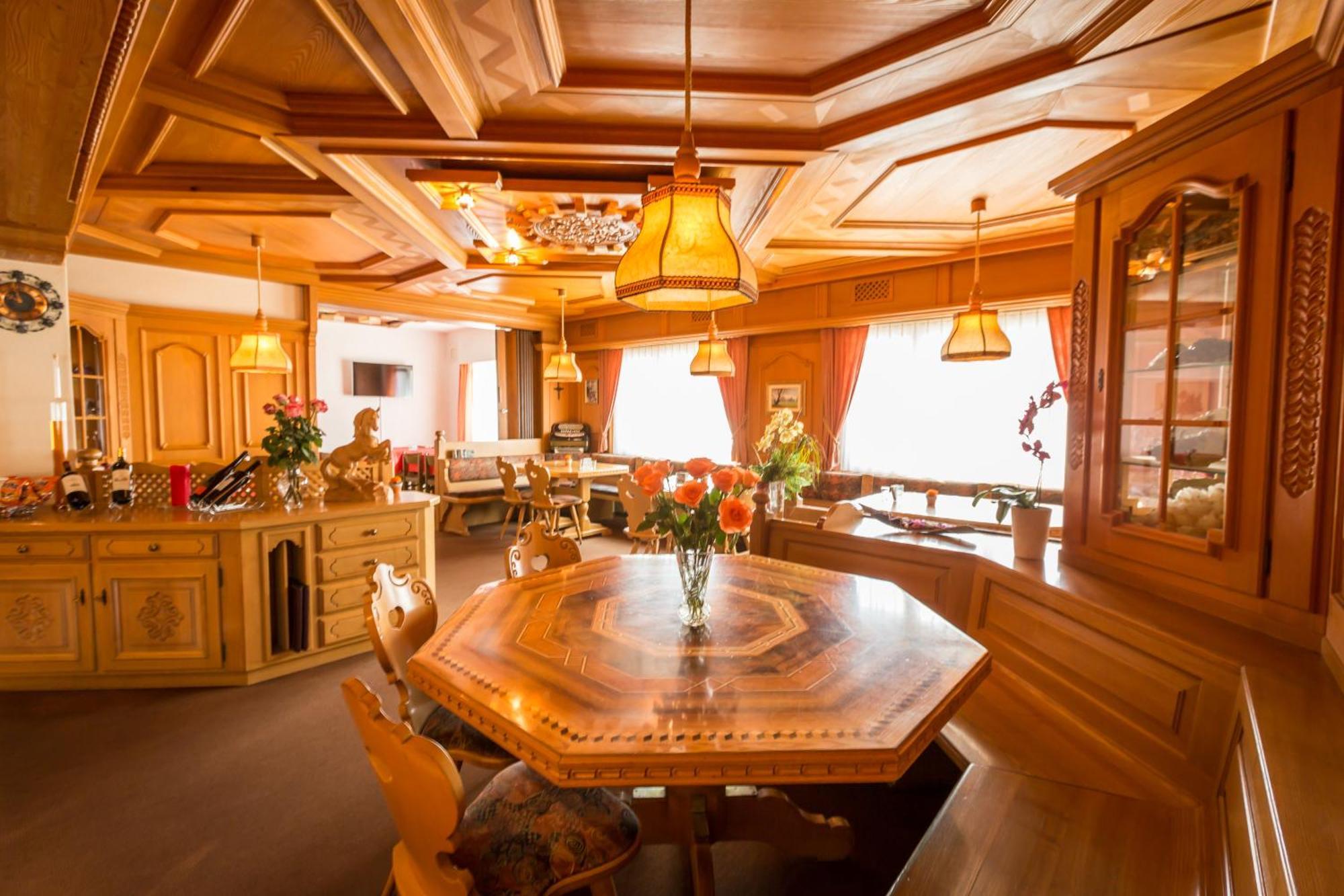 Hotel Franz Anton Sargans Bagian luar foto